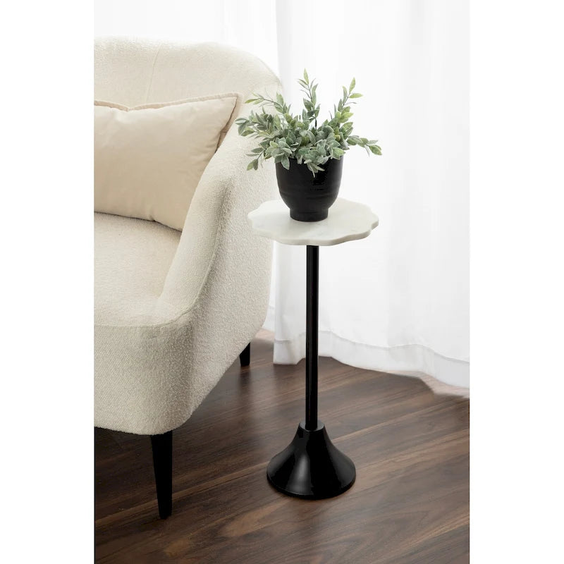 Table d'appoint festonnée en marbre et métal