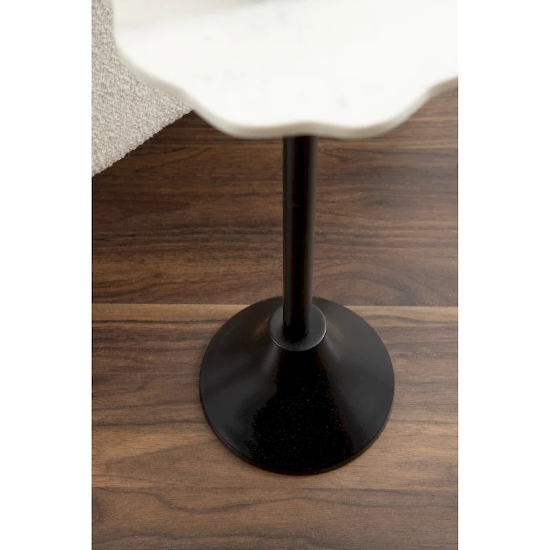 Table d'appoint festonnée en marbre et métal